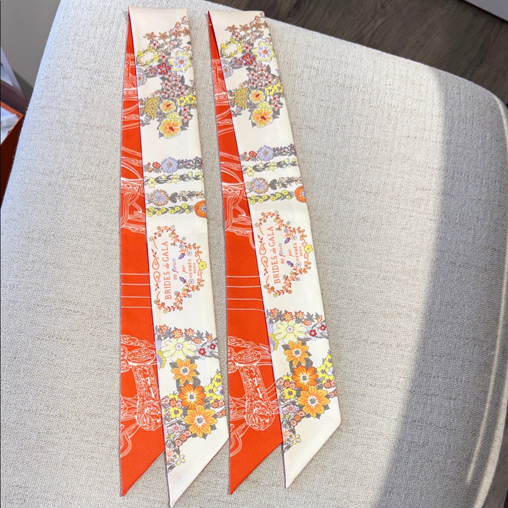 Brand New Hermes Brides De Gala En Fleurs Twilly Color Vanille  Orange  Kaki